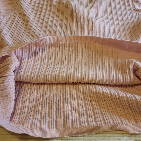 Crystal-Kobe Women's V Neck sweater Cable Knit size LG. Light Pink in color. - Picture 8 of 8